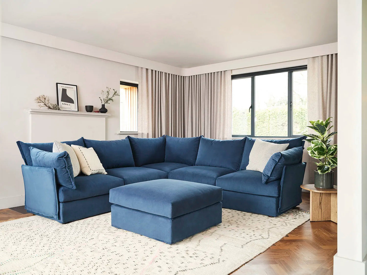 Ecksofa Model 06 mit Polsterhocker