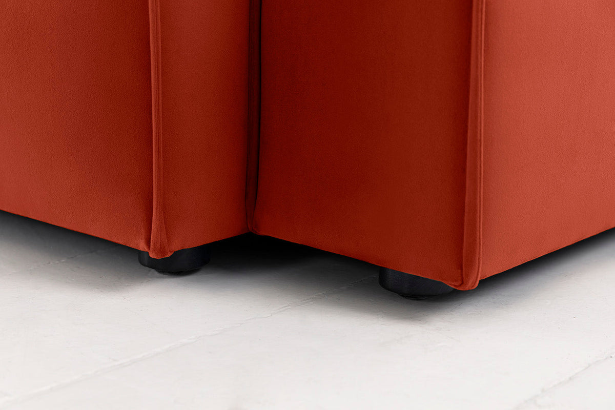 Zweisitzer-Sofa Model 03 mit Chaiselongue rechts