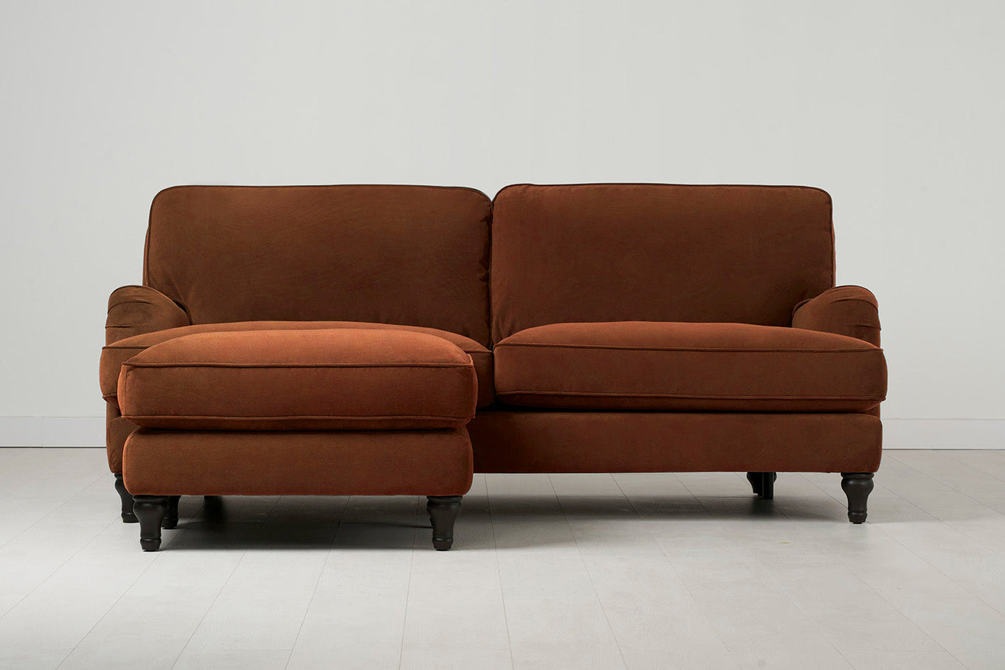 Dreisitzer-Sofa Model 12 mit Chaiselongue links
