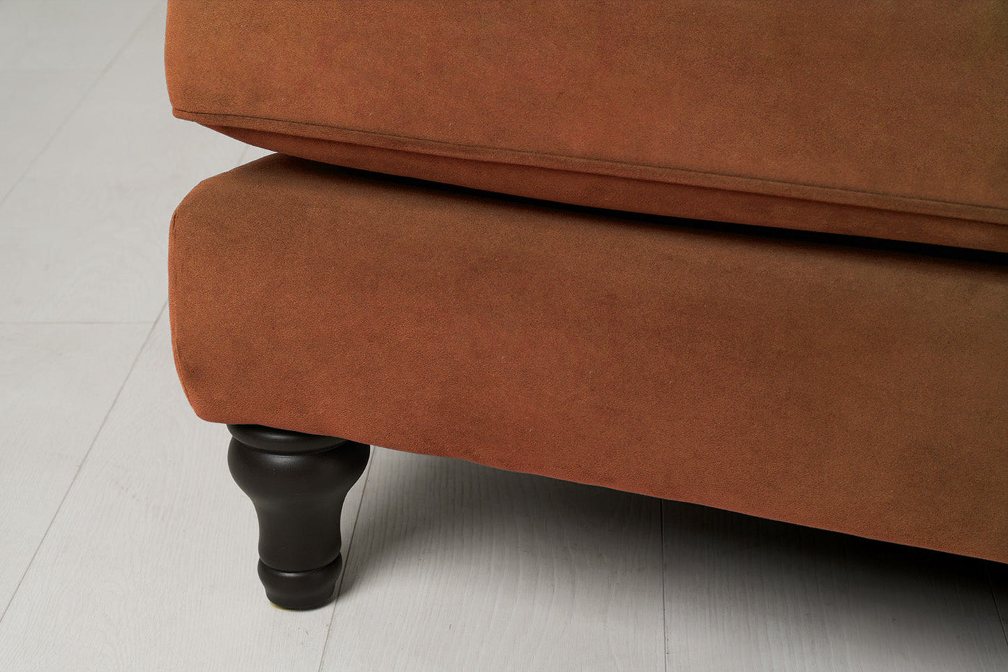 Dreisitzer-Sofa Model 12 mit Chaiselongue links