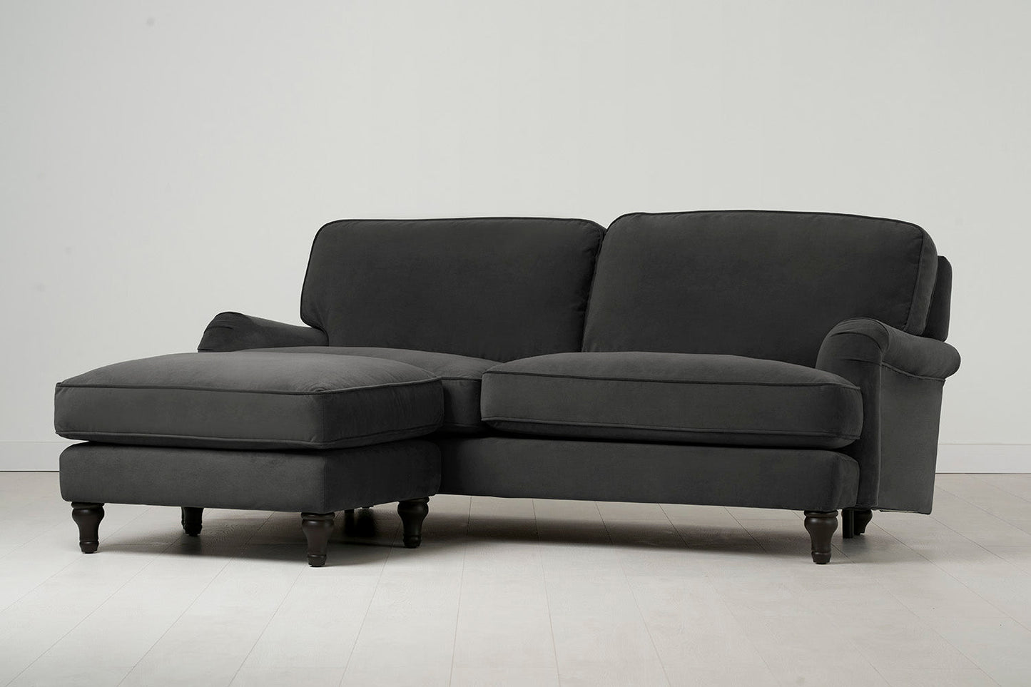 Dreisitzer-Sofa Model 12 mit Chaiselongue links