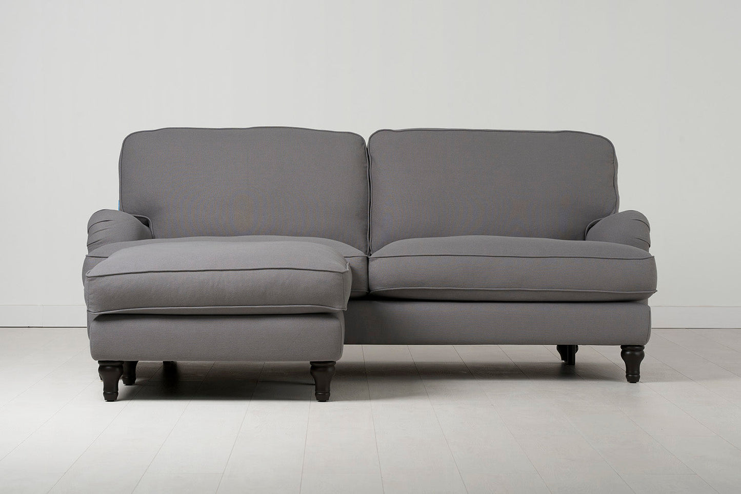 Dreisitzer-Sofa Model 12 mit Chaiselongue links