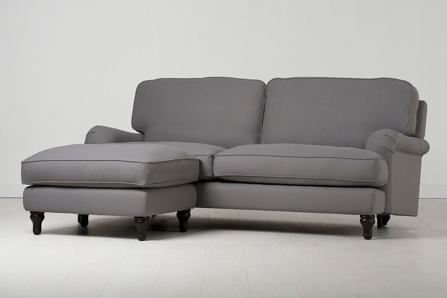Dreisitzer-Sofa Model 12 mit Chaiselongue links