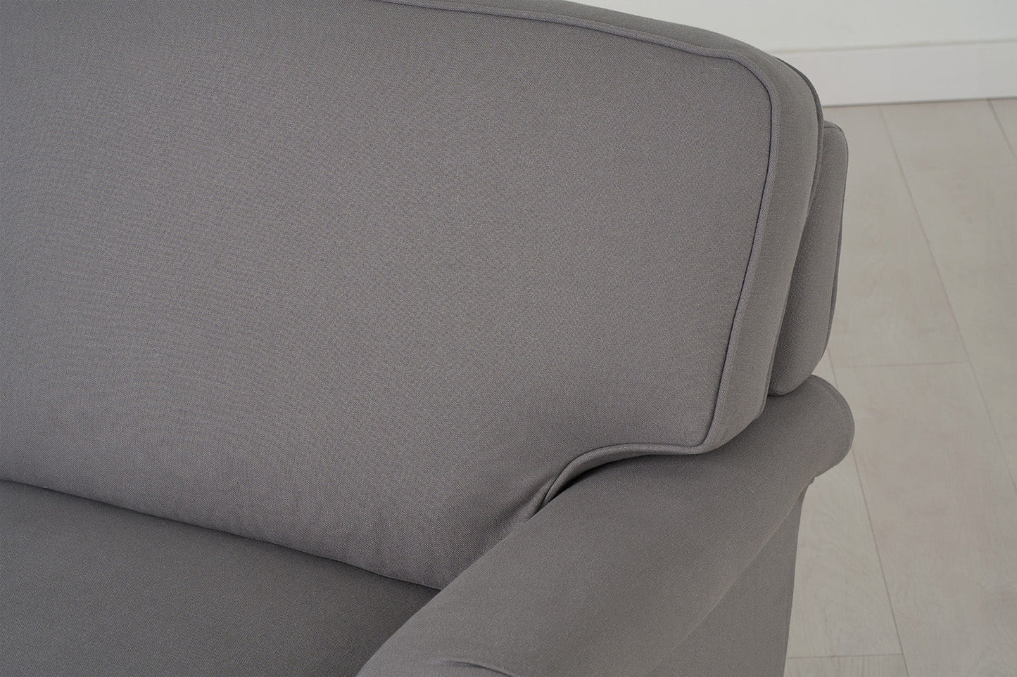 Dreisitzer-Sofa Model 15