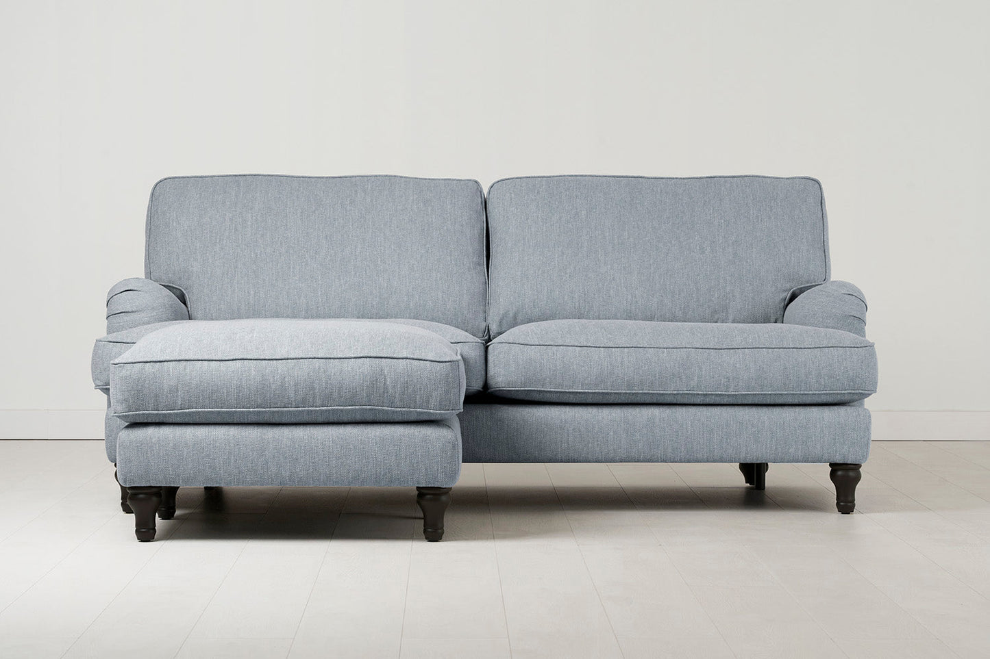 Dreisitzer-Sofa Model 12 mit Chaiselongue links