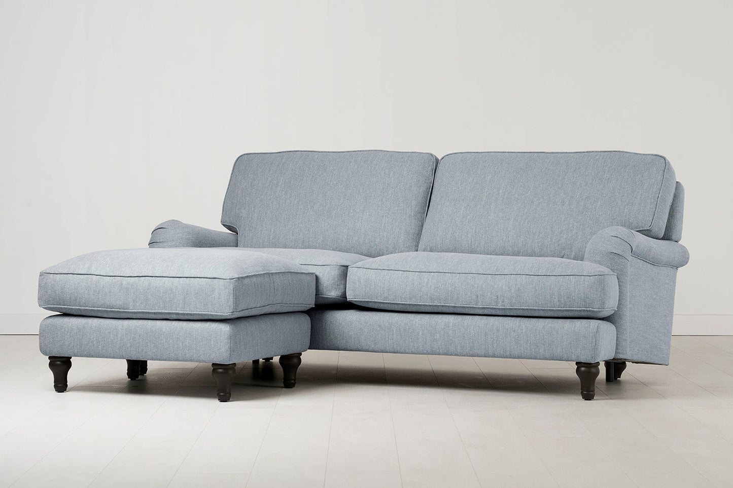 Dreisitzer-Sofa Model 12 mit Chaiselongue links