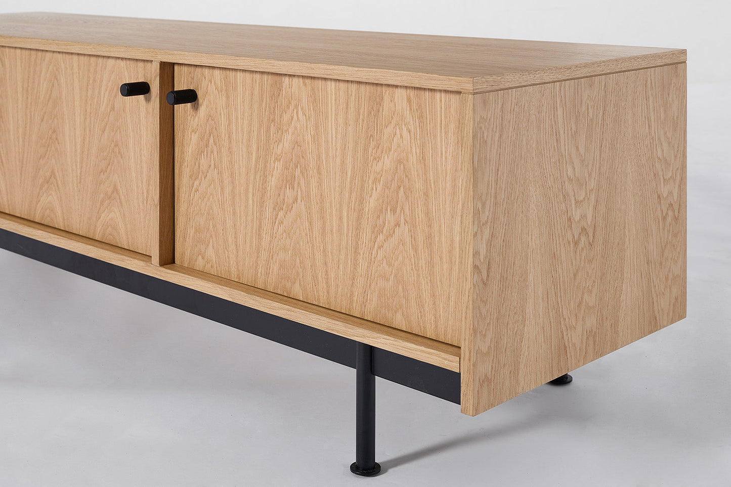 Fernsehschrank 02