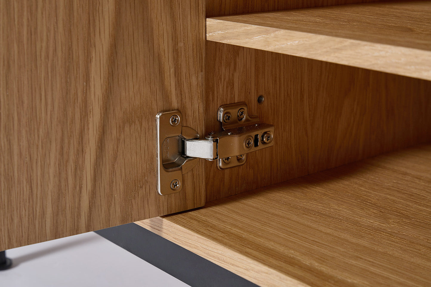 Fernsehschrank 02