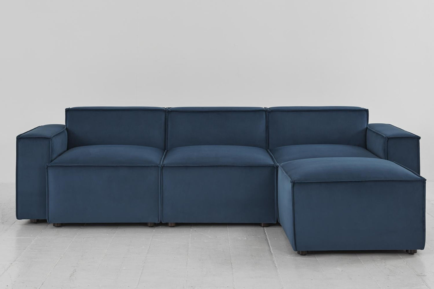 Dreisitzer-Sofa Model 03 mit Chaiselongue rechts