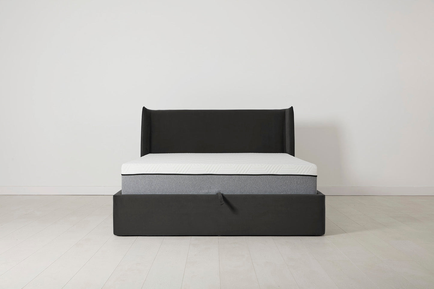 Bett 03