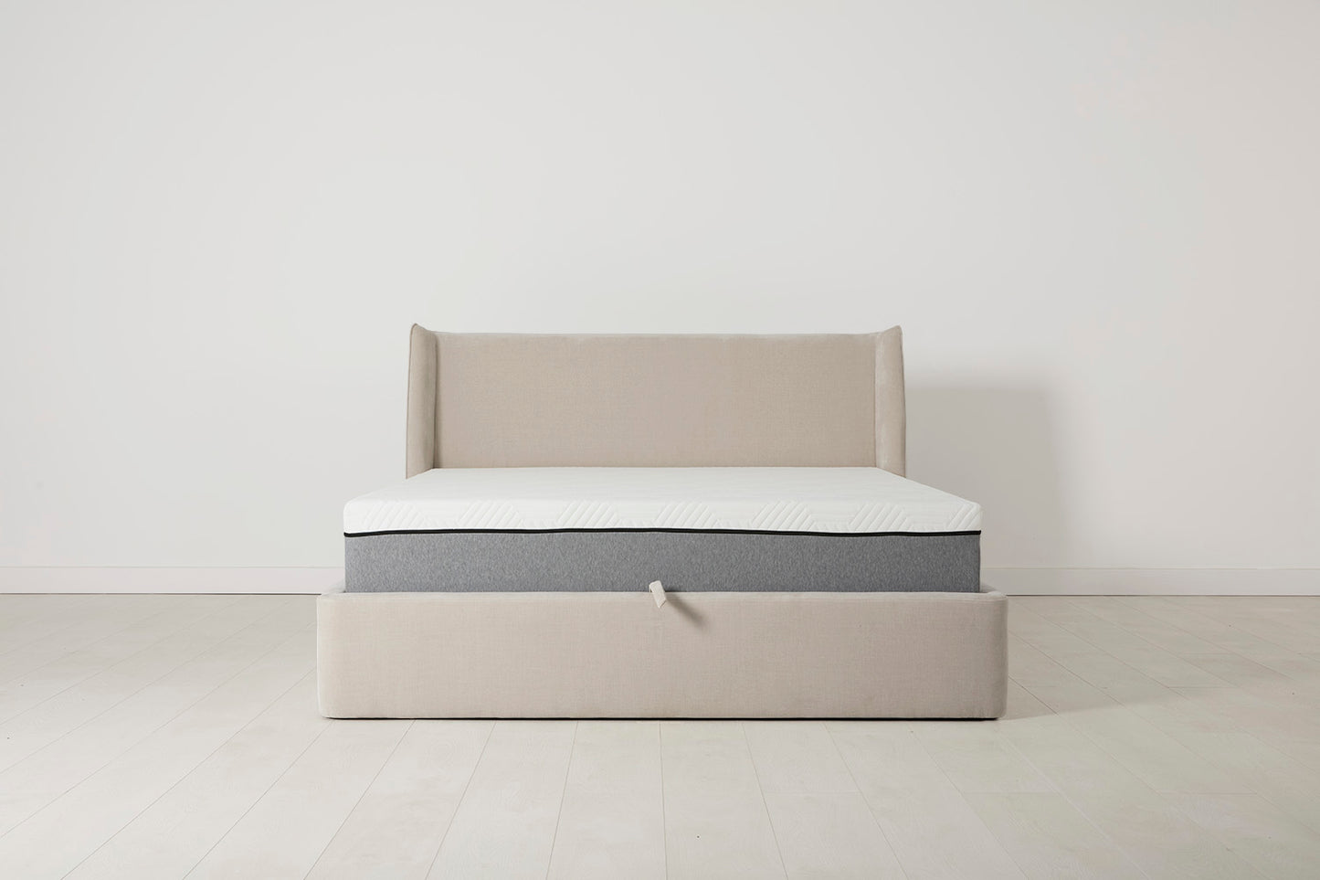 Bett 03