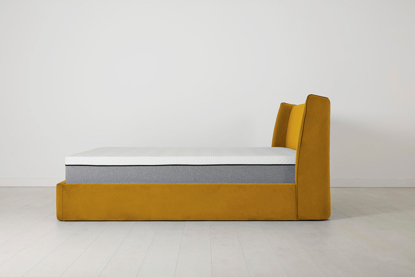Bett 03