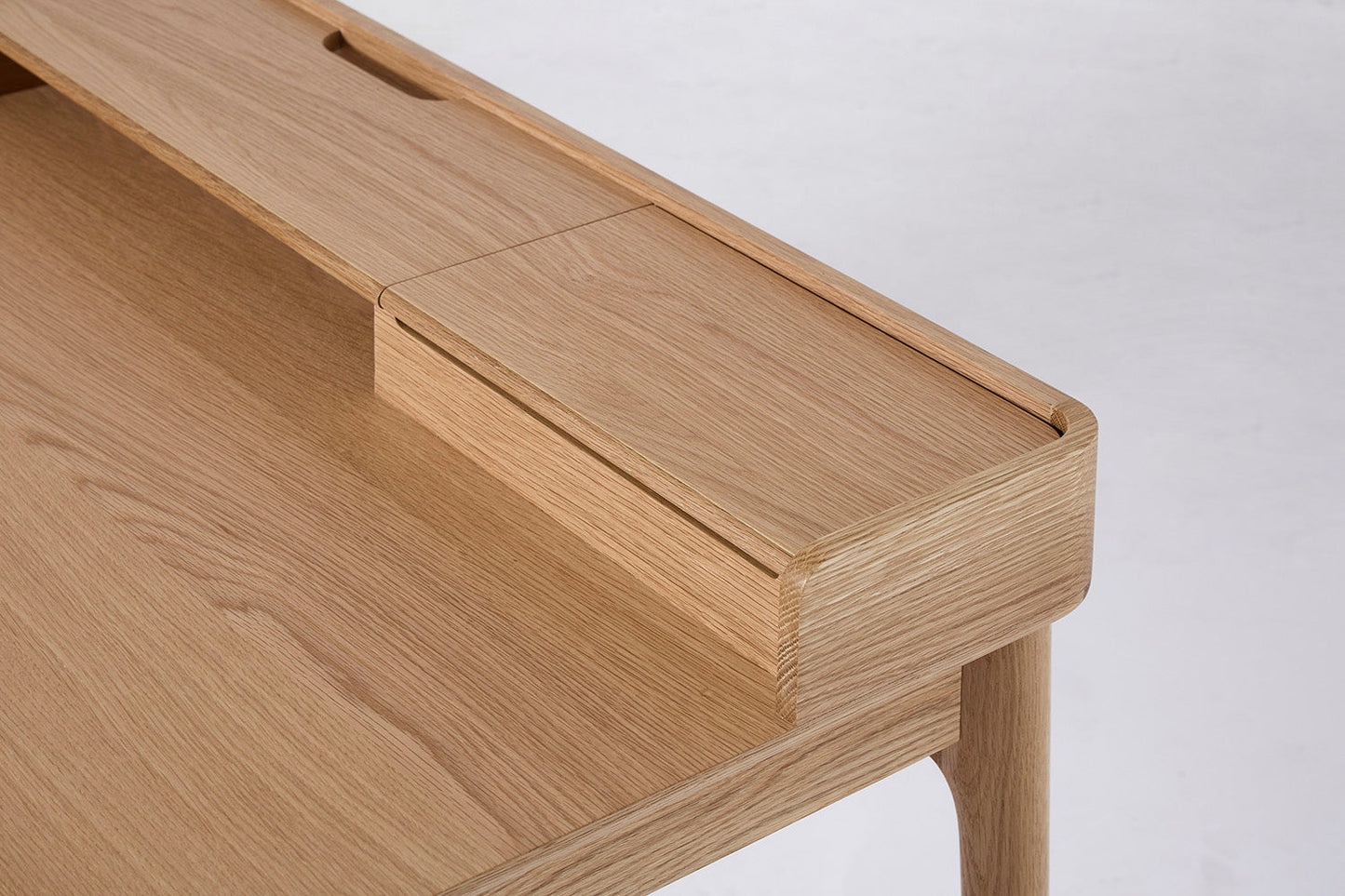 Desk 01