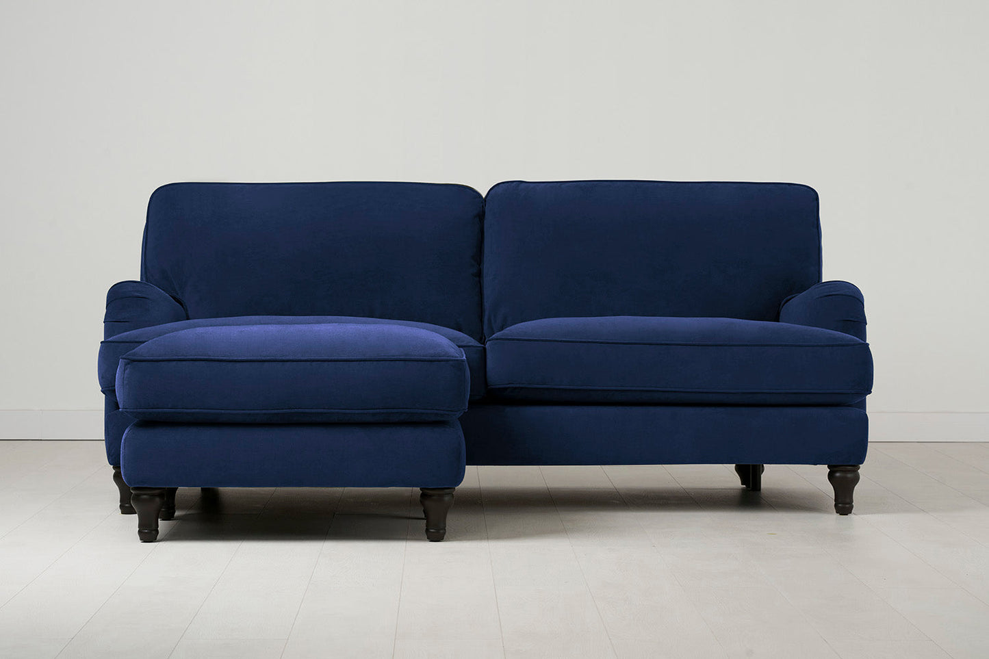 Dreisitzer-Sofa Model 12 mit Chaiselongue links