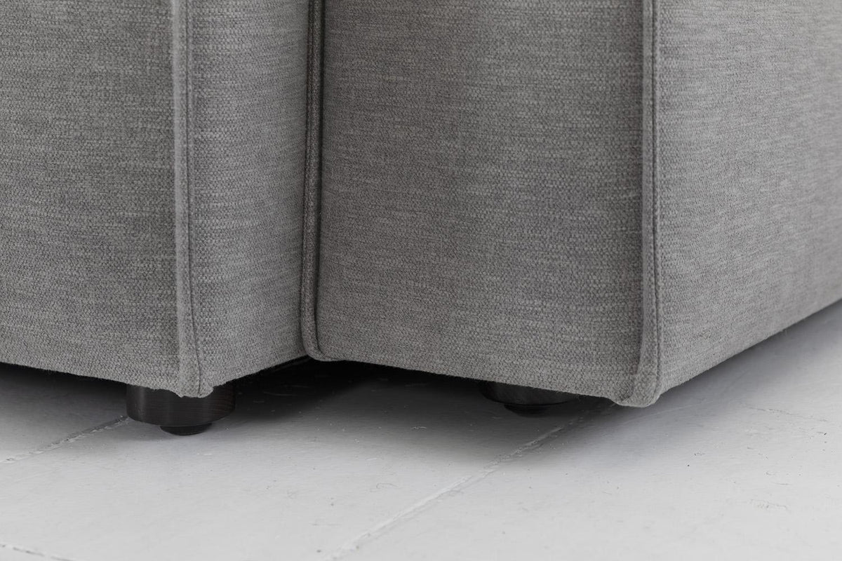 Dreisitzer-Sofa Model 03 mit Chaiselongue links